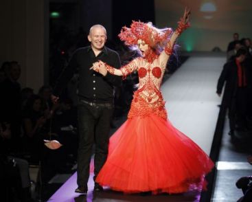Creatorul de moda Jean Paul Gaultier ne cere despagubiri de 760.000 de euro! Vezi de ce! - UPDATE
