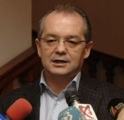 Boc se lauda: Lucram la imbunatirea achizitiilor publice si la eliminarea surselor de abuz