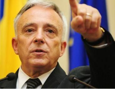 Sfatul lui Isarescu: nu va indatorati mai mult decat puteti plati! Vezi cat zice guvernatorul ca trebuie sa avem rata! VIDEO!
