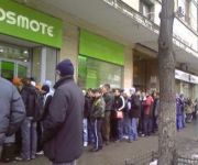 Cosmote castiga teren. Cresc veniturile, se inmultesc clientii