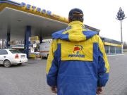 Romanii ar putea cumpara cu 5% mai putini carburanti in acest an, pentru ca multi sunt sau vor fi someri!