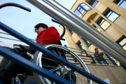 Guvernul impoziteaza si veniturile handicapatilor! ANPH cere Finantelor sa elimine taxele