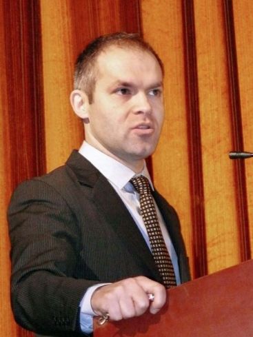 Daca ei nu se tin de cuvant, noi de ce am face performanta, se intreaba tinerii care asteapta de luni de zile bursele! VIDEO!