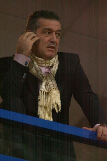 Gigi Becali vrea sa schimbe echipa!