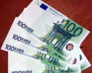 Finantele au facut rost de 1 miliard de euro de pe pietele externe