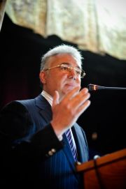 Videanu: Lunile urmatoare vor insemna inceputul relansarii economice a Romaniei