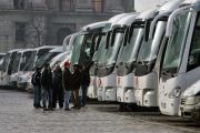 De frica protestelor, Boc face astazi legea pentru combaterea evaziunii din transportul de persoane