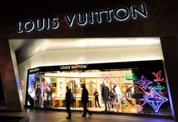 Armani si Zilli vin in Romania, dupa ce Louis Vuitton a vandut in 2009 de 3,1 milioane de euro cu un singur magazin!