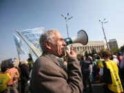 Dupa negocieri, liderii sindicali nu renunta la proteste