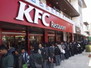 Mancam aripioare KFC de peste 40 milioane de euro. Unitatile de la Unirea, Plaza si Magheru au cele mai mari incasari