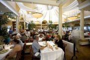 Restaurantele din mall-uri vor fi deschise de Paste
