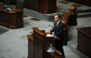 Profesorii nu renunta la proteste in timp ce ministrul Educatiei ii duce trandafiri portocalii Ecaterinei Andronescu!