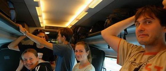 Tinerii au reducere pe trenurile spre mare de 1 mai