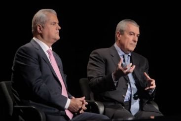 Cum vad ultimii 2 premieri iesirea din criza!