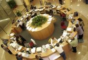Cand economia sufera, bancherii au facut profit de 100 mil. euro. Ce parere aveti?