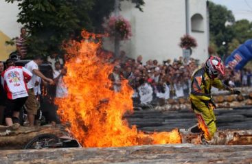 ANARHIE in Grecia din cauza masurilor de austeritate