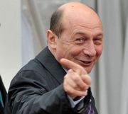 Basescu: Poate ca ilustrii salariati publici se vor orienta spre IMM-uri pentru salarii mai mari