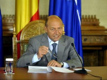 Traian Basescu: Reducem pensiile si salariile sau amanetam viitorul tarii! VIDEO