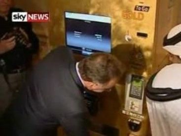 Bancomat cu AUR in Abu Dhabi. Bagi bancnote, scoti lingouri!