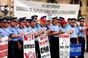 Romania, tara in care toata lumea protesteaza! Politistii au iesit si ei in strada