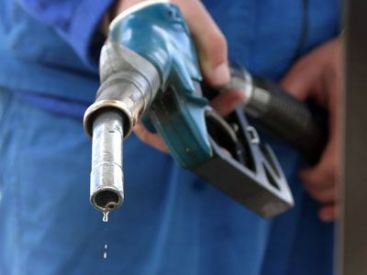 VIDEO: Pretul platit pentru carburanti risca sa explodeze! Cauza? Criza din Grecia!