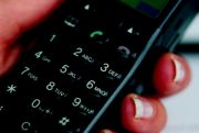 Alo, e criza! Romanii vorbesc mai putin la telefon
