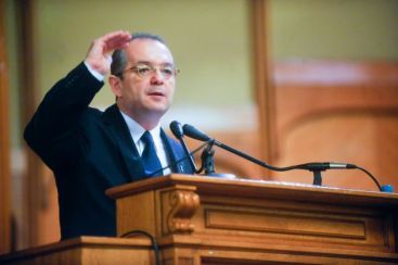 Pachetul de masuri anticriza a fost anuntat. Care este in continuare procedura?