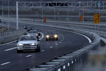 VIDEO: Boc ne promite cel putin o autostrada din banii stransi din taieri! Cum comentati?