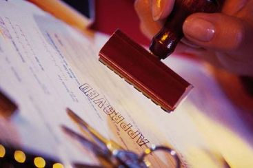 Comisionul de plata anticipata, eliminat. Bancherii ameninta cu dobanzi mai mari!