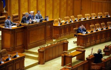 Partidele dau in clocot cu o zi inainte ca motiunea de cenzura sa intre la vot! VIDEO