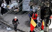 In sfarsit! Oprescu da jos cablurile de pe stalpi in Bucuresti