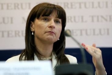 Disponibilizarile ocolesc Parlamentul! Alesii si-au mai angajat cate trei consilieri! VIDEO