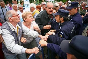 Sindicalistii catre Basescu: Nu condamnati oamenii la moarte prin infometare . VIDEO
