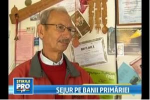 Tara arde, alesii isi vad de drumetii. VIDEO