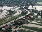 Pagubele inundatiilor depasesc 400 milioane euro