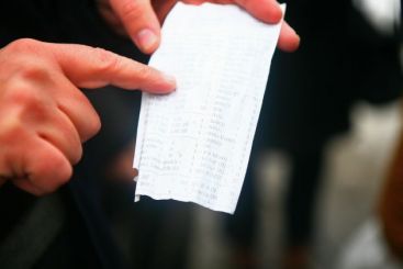 Din 2011, strangi bonurile de cumparaturi, statul iti da inapoi 4% din suma. VIDEO