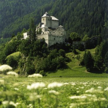 Nu vreti un castel? Va costa de pe la 1,5 milioane de euro in sus! VIDEO!