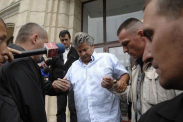 Sorin Ovidiu Vintu renunta la protestul din arest. VIDEO
