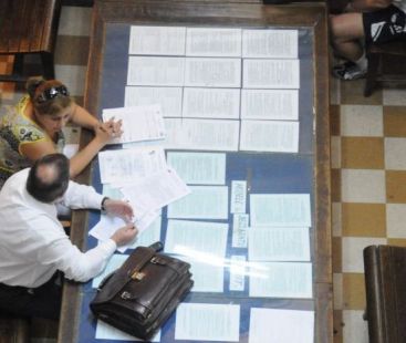 Romani contra banci: Ultima runda! De luni, gata! VIDEO!