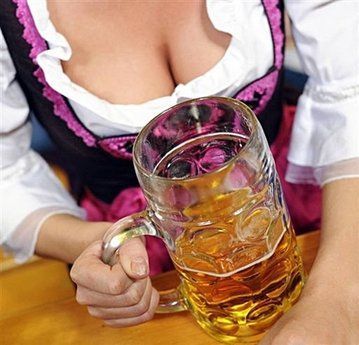 Sa curga berea! Festivalul Oktoberfest implineste 200 de ani! VIDEO