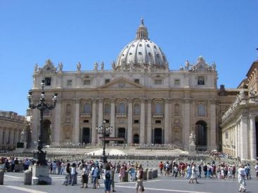 Banca Vaticanului, anchetata pentru spalare de bani! VIDEO