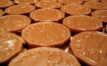 Cum se aduna bani la buget: Taxa pe ciocolata! VIDEO