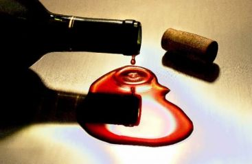 Vin de colectie, scos la licitatie de Fisc. Cel mai valoros, 120 de lei. VIDEO