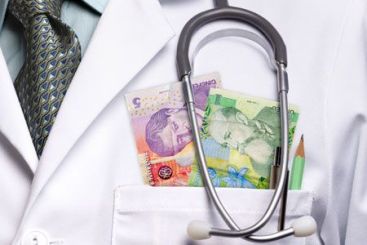 Medicii de familie cumpara liste cu pacienti, ca sa incaseze fonduri grase de la CAS. VIDEO