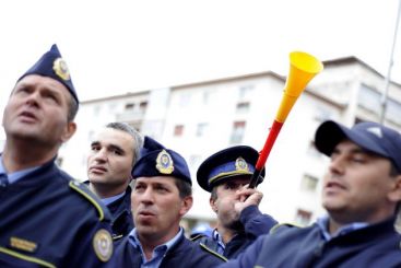 Liderii politistilor care au protestat la Cotroceni, amendati cu cate 10.000 de lei. VIDEO