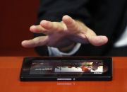 Cat de romanesti sunt primele iPad-uri romanesti? Batalia magazinelor pentru o piata de 10 mil. euro!