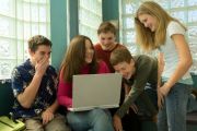 Tu stii ce face copilul tau online? Romania conduce in UE la numarul copiilor agresati prin Internet!