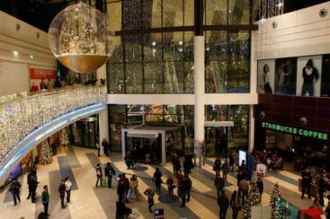 Laura Cosoi a aprins in Sun Plaza cea mai mare instalatie de Craciun din lume! GALERIE FOTO SI VIDEO!