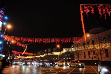 S-a aprins Bucurestiul! Peste 2 milioane de beculete lumineaza Capitala de sarbatori! VIDEO