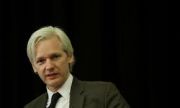 Fondatorul WikiLeaks, Julian Assange, arestat, din cauza acuzatiilor de viol formulate in Suedia!
